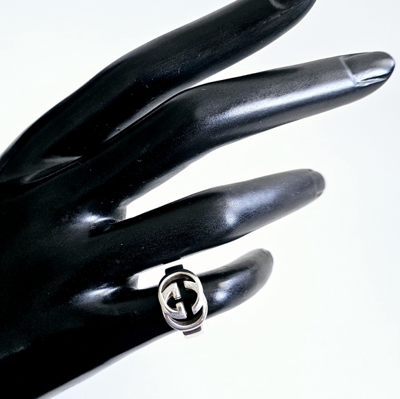 Gucci GG Interlocking Sterling Silver Ring - Picture 1 of 4